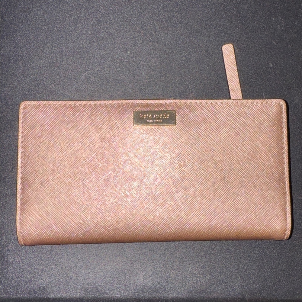 Kate Spade Rose Gold Metallic Wallet, NWOT, So Pretty 🤩